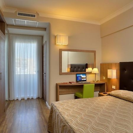 Hotel Rossini Pesaro Esterno foto