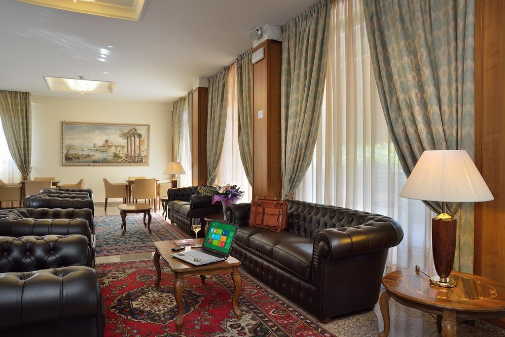 Hotel Rossini Pesaro Esterno foto