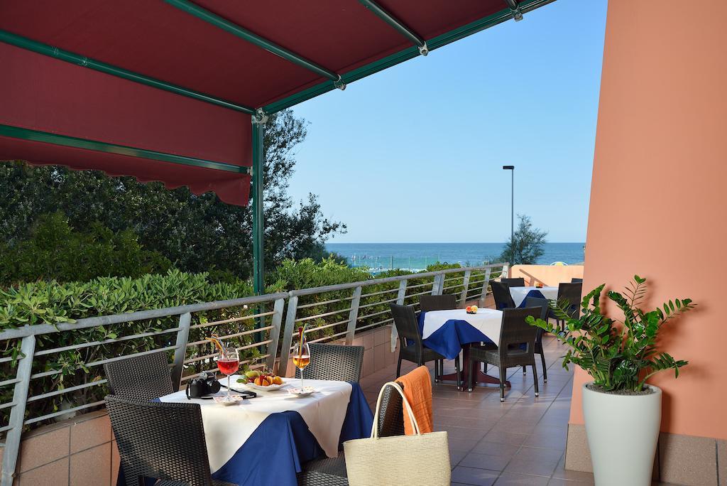 Hotel Rossini Pesaro Esterno foto