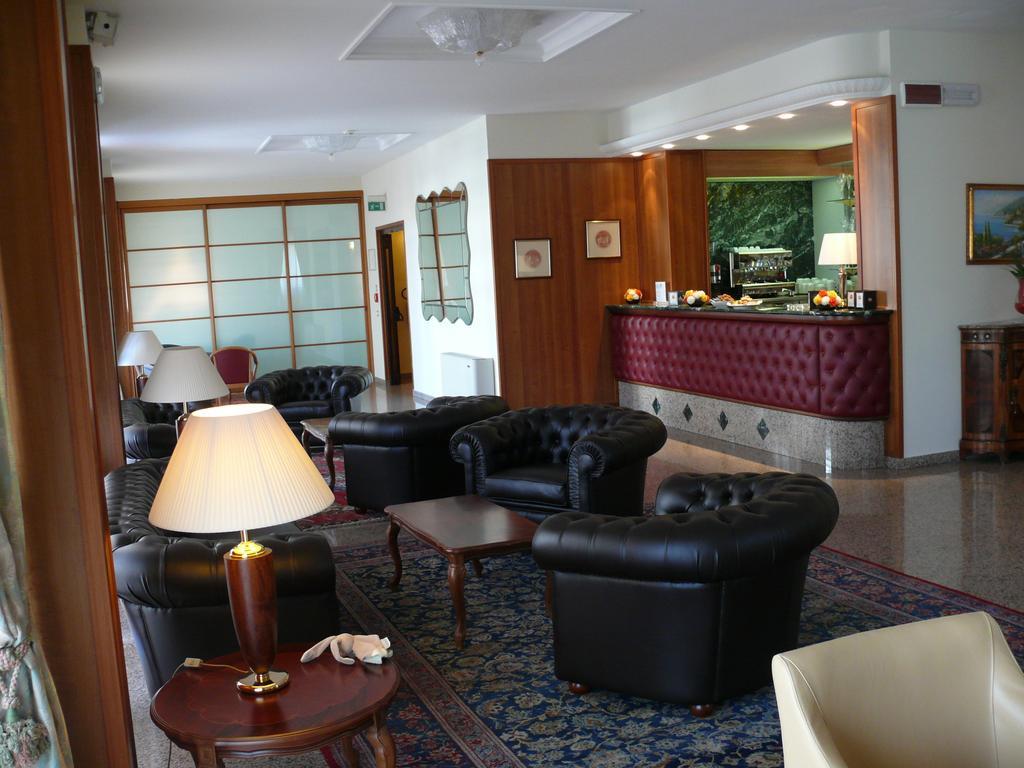 Hotel Rossini Pesaro Esterno foto
