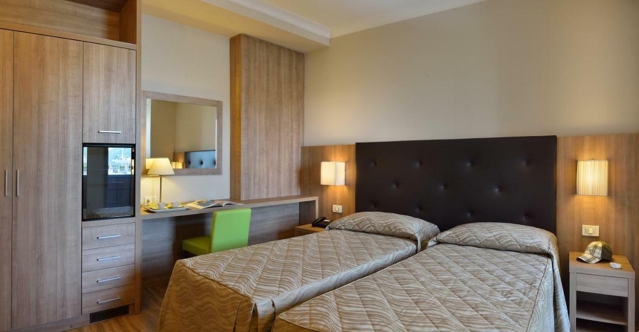 Hotel Rossini Pesaro Esterno foto